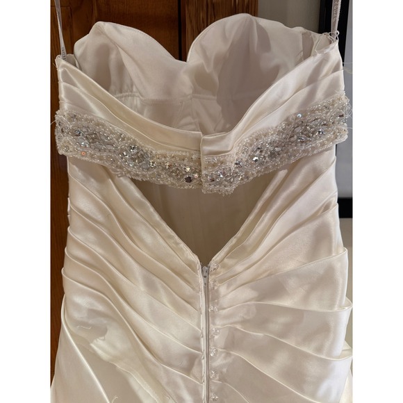Essense of Australia Ivory Satin Ruched Strapless Wedding Dress Gown Size 12 - Picture 9 of 16